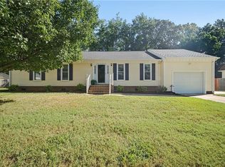832 Woodrow Ct, Chesapeake, VA 23322