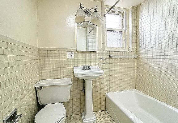 5th image of 3461 Irwin Ave APT 3