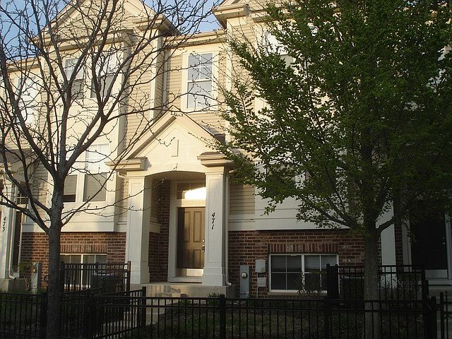 1st image of 471 Grosvenor Ln