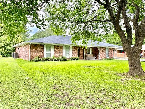 2nd image of 3915 Country Dr