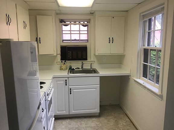 2nd image of 220 S Washington St #203