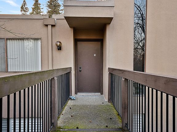 4th image of 788 Woodside Ln E Unit 6
