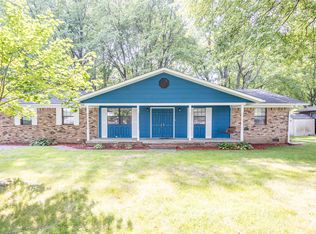 2236 Country Club Rd, Indianapolis, IN 46234