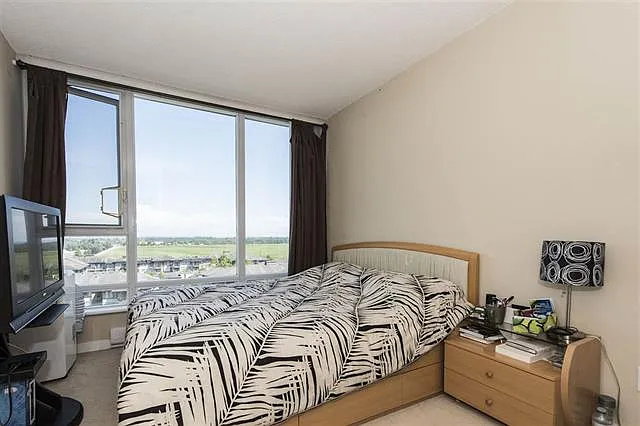 5068 Kwantlen St #1003 photo 1