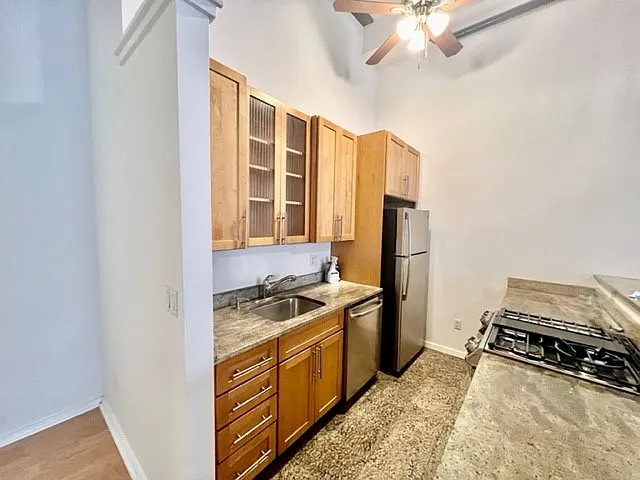 3 bed, 9999 sqft, $5,700 — Photo 4