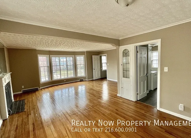 3638 Lindholm Rd #UP — Photo 2