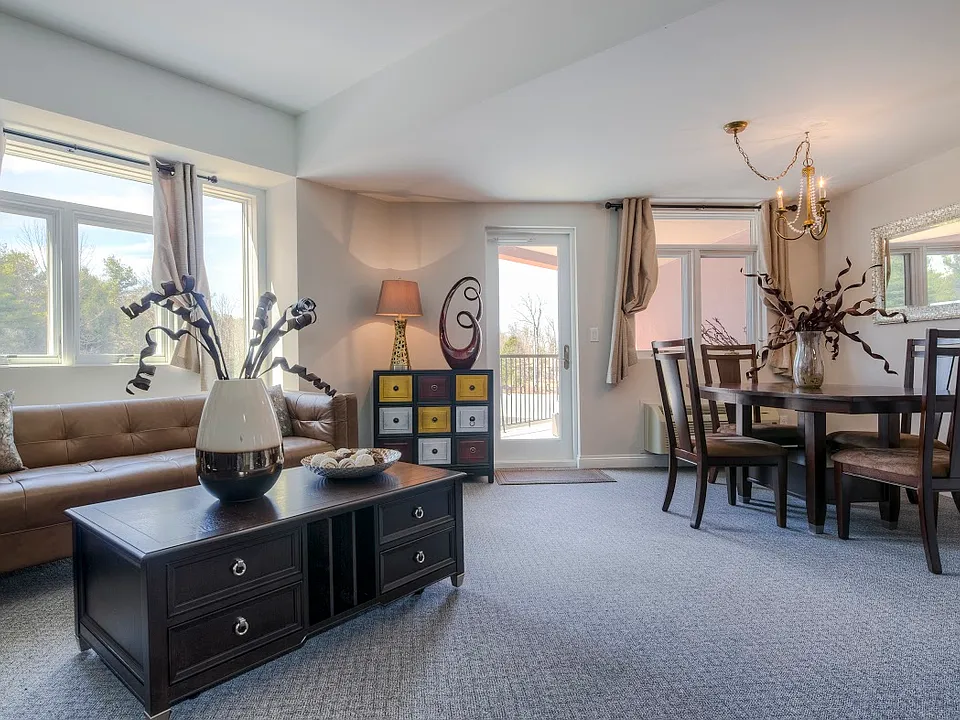 685 W Broadway #3P