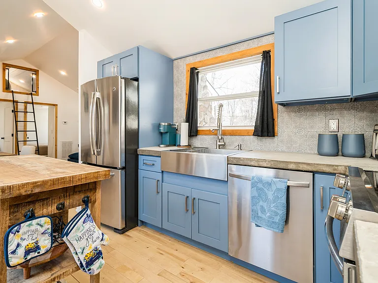 100 Poplar Ln — Photo 17
