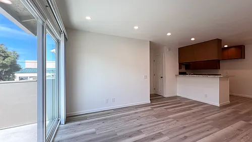 134 S Western Ave #10 Photo 1