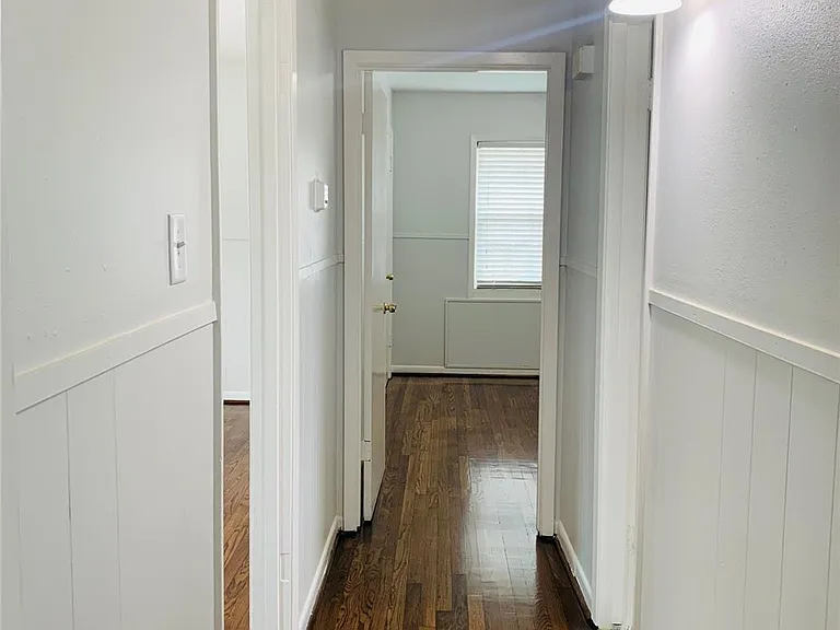 2221 Blodgett St — Photo 3