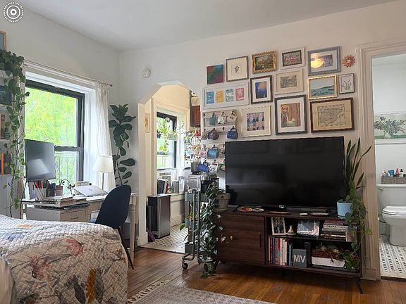 5th image of 66 Livingston St APT 8
