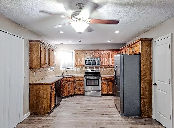803 SW Hilltop Ct — Photo 7