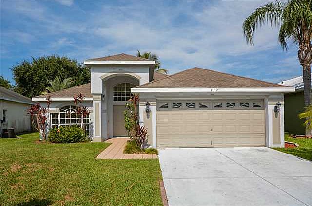 1st image of 812 NW Waterlily Pl
