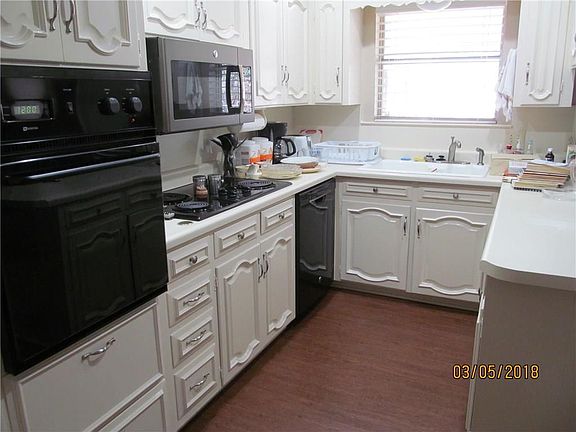 3rd image of 1204 Hillside Dr