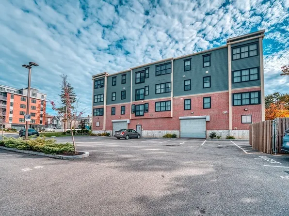 9 Independence Ave Unit 107, Braintree, MA 02184