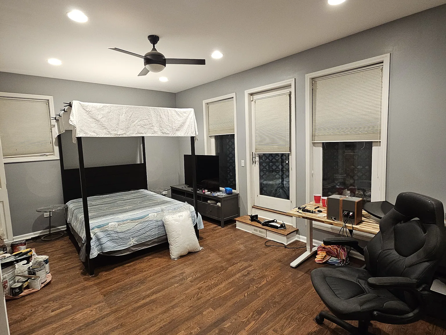 3 bed, 2400 sqft, $5,195 — Photo 3