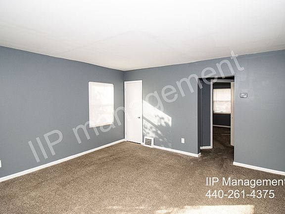 3rd image of 17633 Harvard Ave #Up