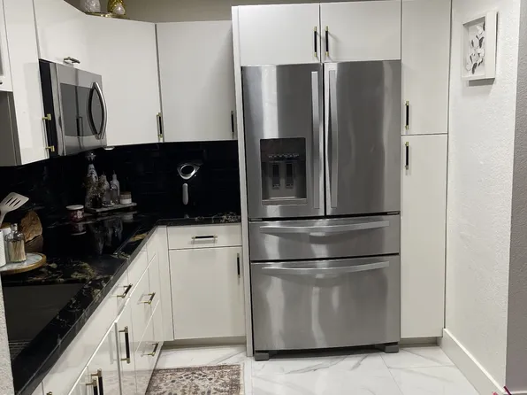 7120 Fairway Dr, Hialeah, FL 33014