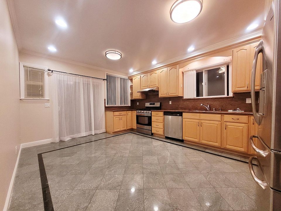 1st image of 79 Lee Ave