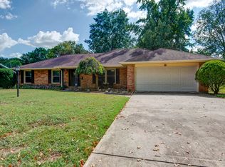 2232 E Cherryvale St, Springfield, MO 65804