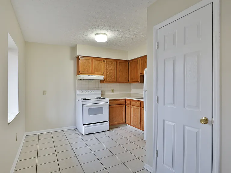 450 E Norwich Ave #D — Photo 10