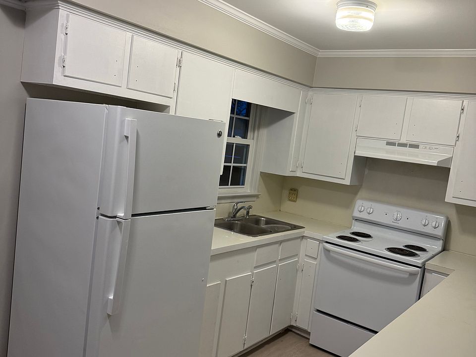 1st image of 801 Rosanne Dr #D