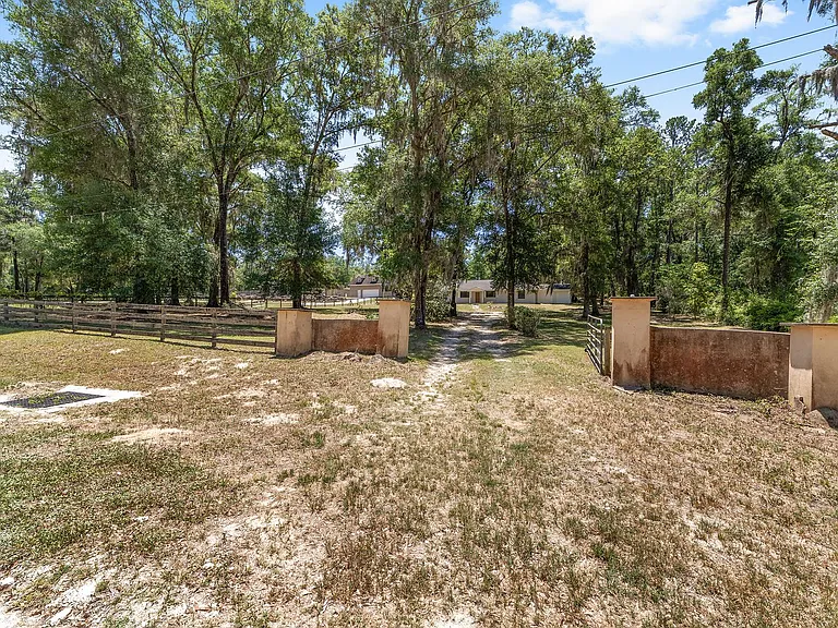 12136 SW 41st Pl — Photo 3