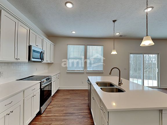 4th image of 886 Castor Dr