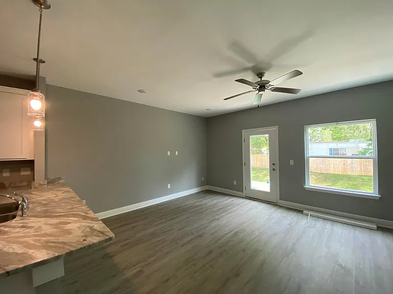 672 Denton Blvd #1 — Photo 5
