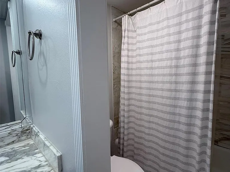 859 Jeffery St #1040 — Photo 30