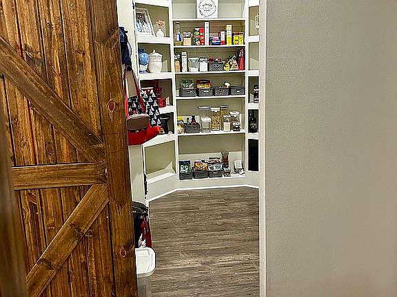 Butler's Pantry 