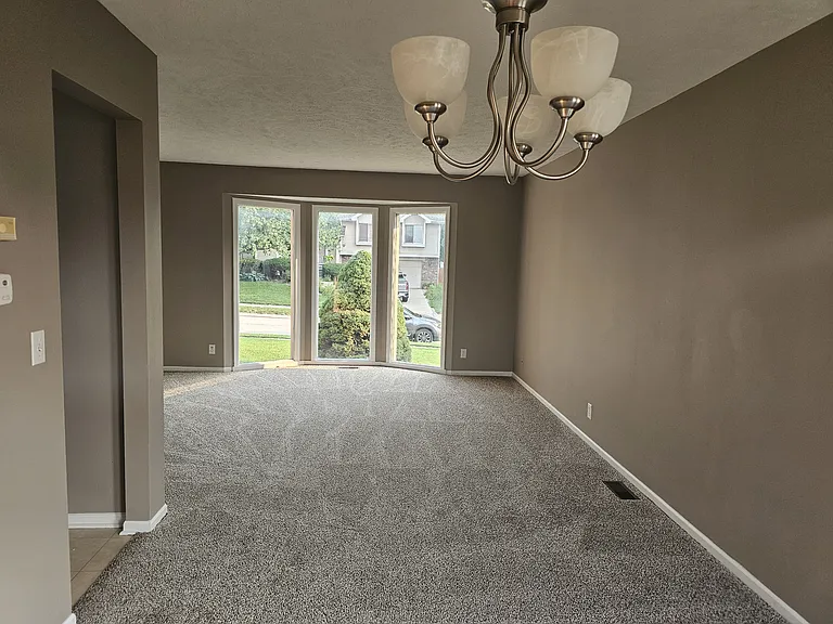 15057 Emmet St — Photo 11