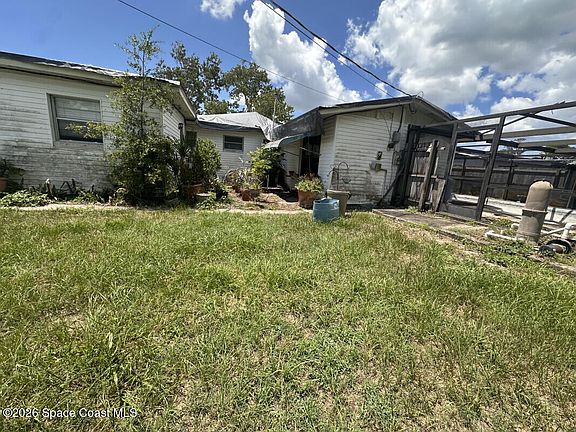 4th image of 996 Barclay Dr