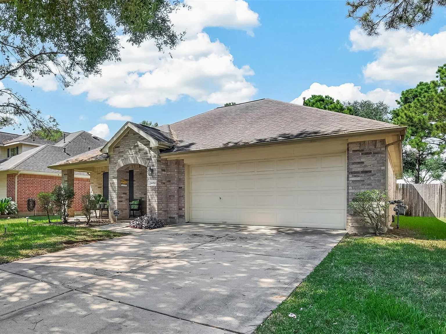 3 bed, 2.0 bath, 1513 sqft, $2,100 — Photo 1