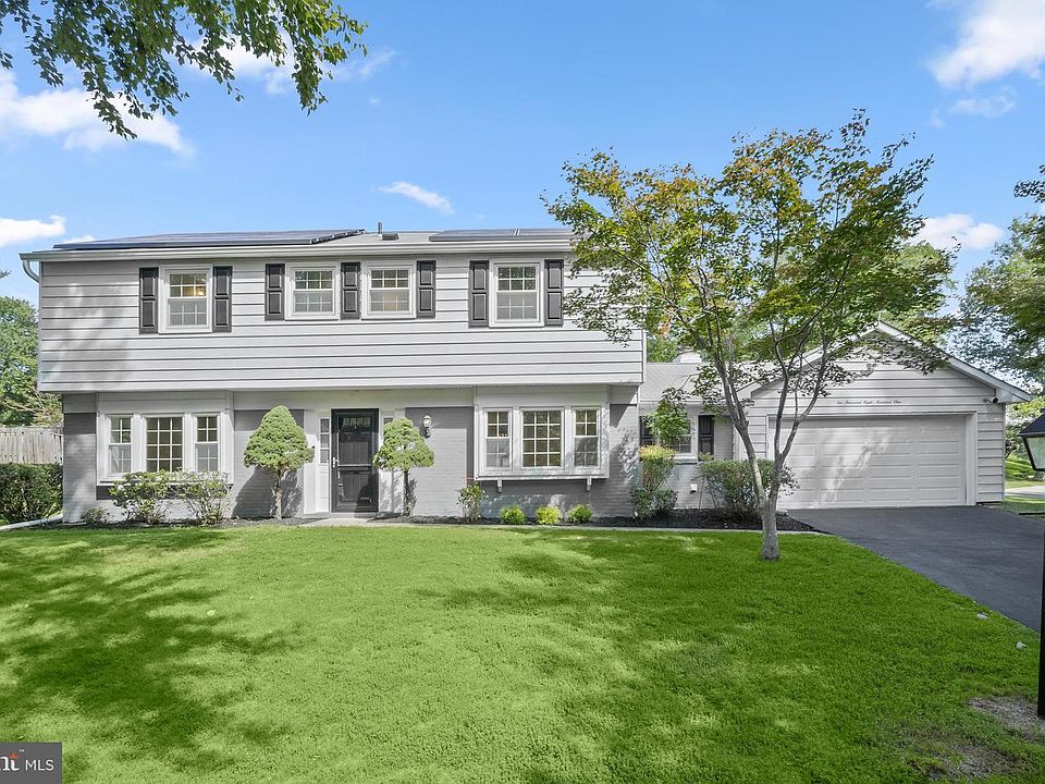 1st image of 2801 Village Ln