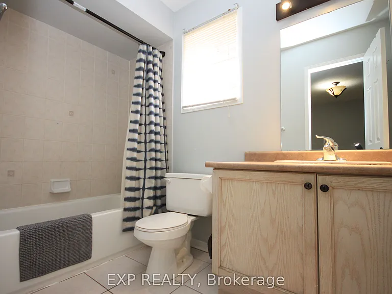 1318 Mowat Ln — Photo 11