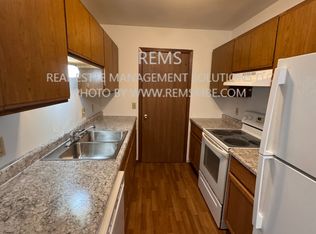 554 E Slifer St #3, Portage, WI 53901