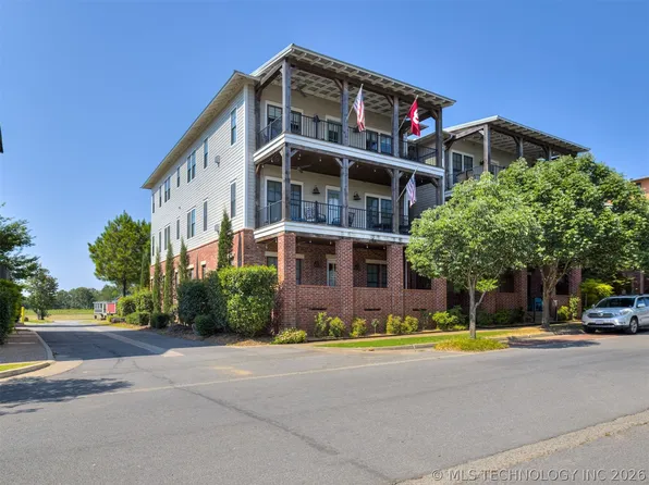 30 Park St Unit C, Eufaula, OK 74432