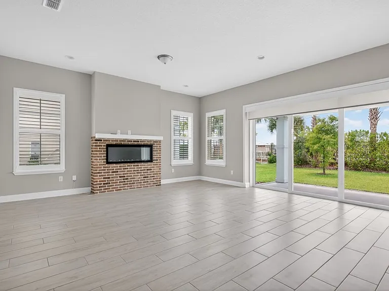 527 Marquesa Cir — Photo 9