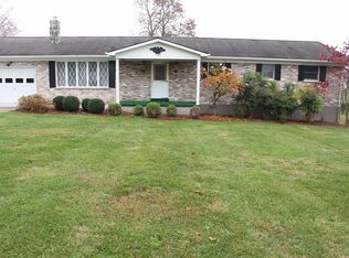 140 Cardinal Dr, Jumping Branch, WV 25969