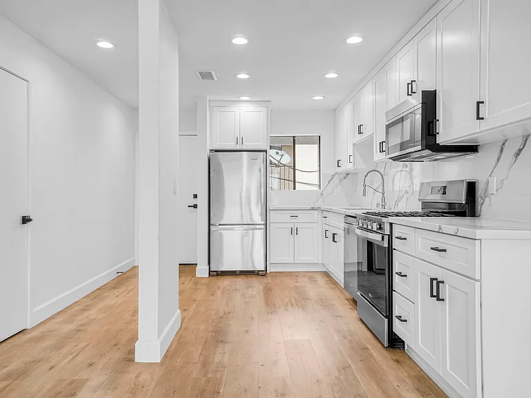 1410 Coronado Ave #8 — Photo 9