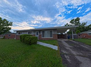 1181 Cimarron Dr, Saint Louis, MO 63132