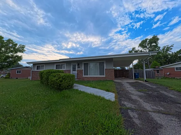 1181 Cimarron Dr, Saint Louis, MO 63132