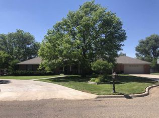 1701 Caddo Cir, Dalhart, TX 79022
