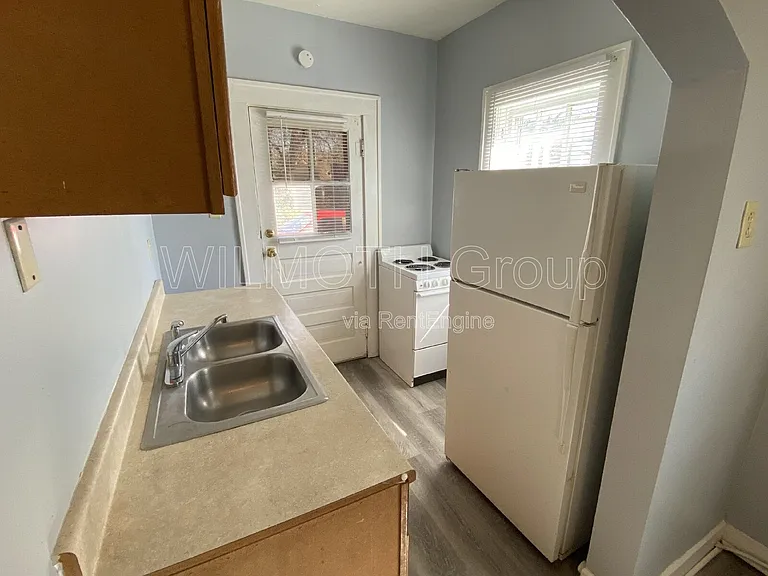 1604 W 15th St #C — Photo 5