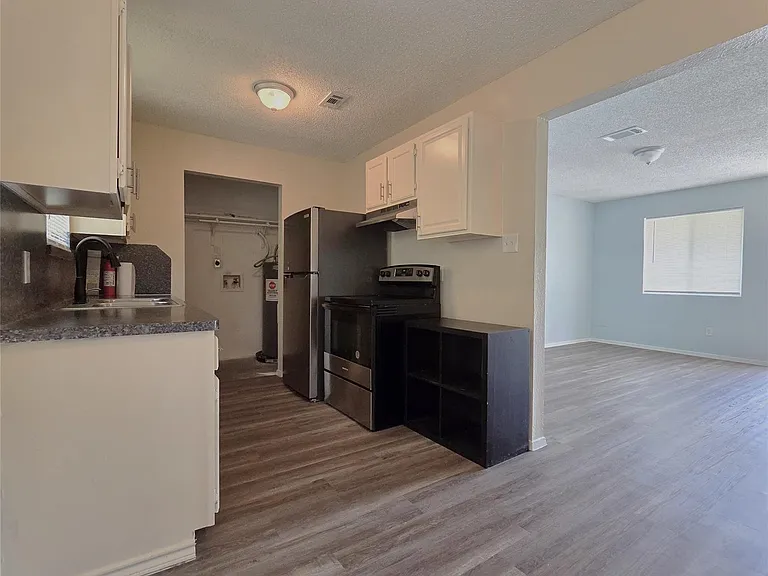 9914 Gloyna St — Photo 3