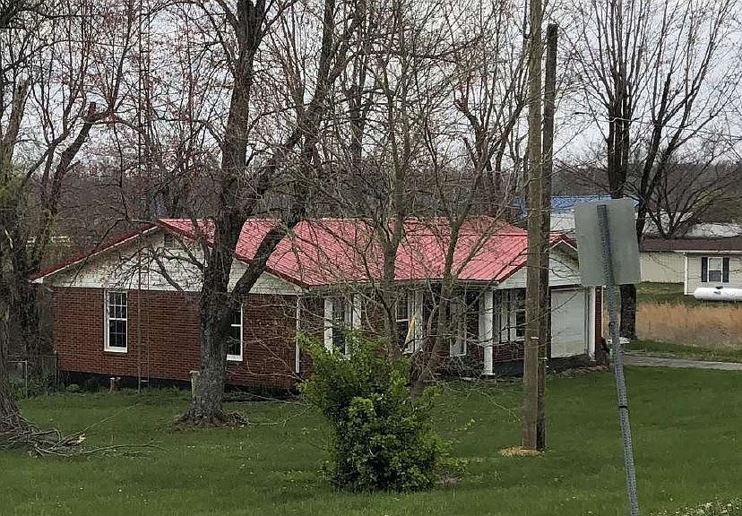 2nd image of 603 E Maple St