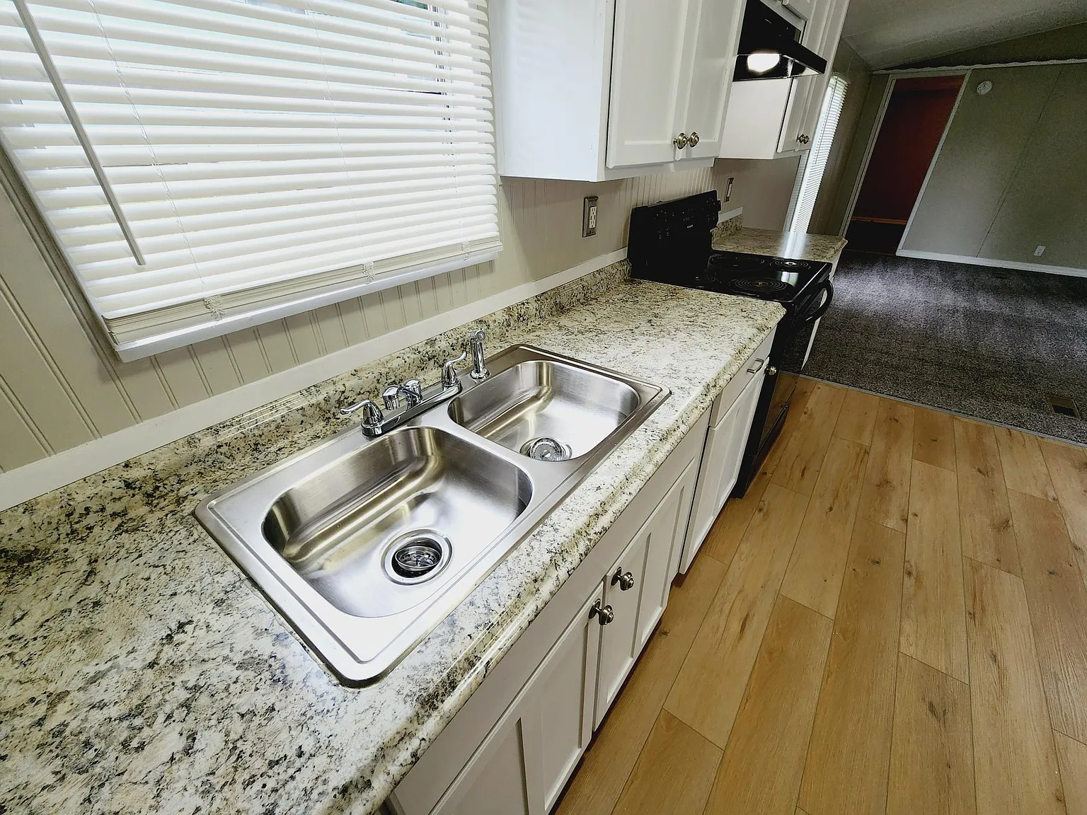 2 bed, 1.5 bath, $1,300 — Photo 4
