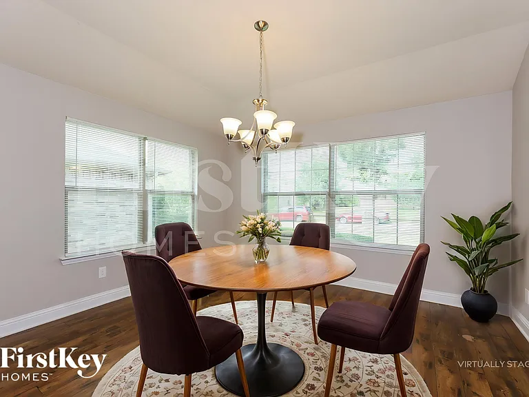 610 Canvas Ct — Photo 6