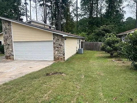 3 bed, 1898 sqft, $1,950 — Photo 3